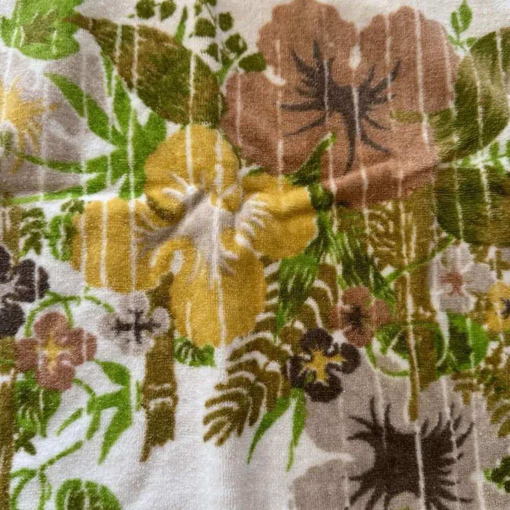 Vintage 70s MARTEX Retro Terrycloth Velour Hand Towel Green Gold Hibiscus Floral